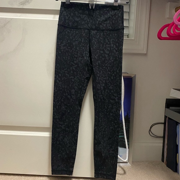 lululemon athletica Pants - Lululemon Wunder Under Leggings 25”